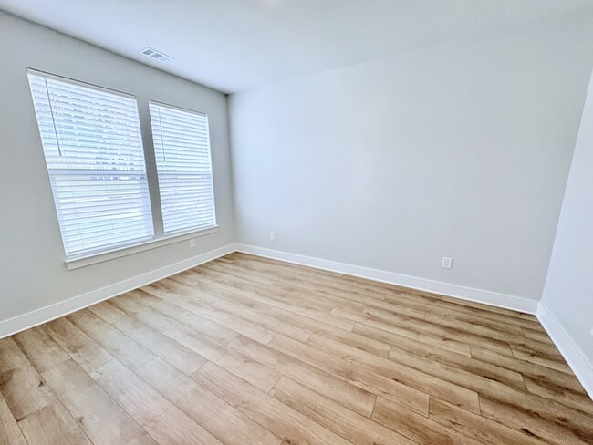 Building Photo - 203 Grange Vly Ln