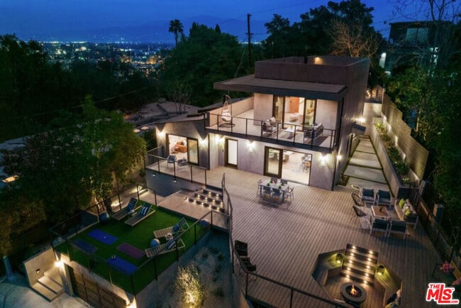 Foto del edificio - 3936 Farley Ct