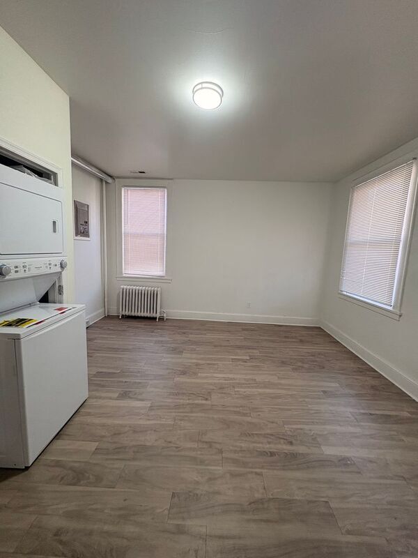 Foto del edificio - 3043 N Calvert St