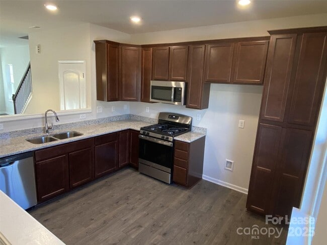 Building Photo - 7418 Sienna Heights Pl