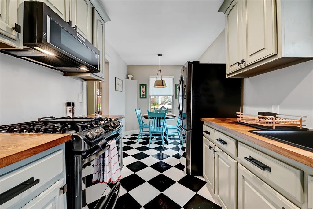 Foto principal - 2952 Higgins St
