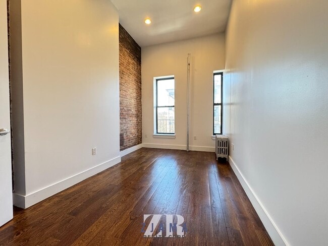 Building Photo - 1047 Bedford Ave