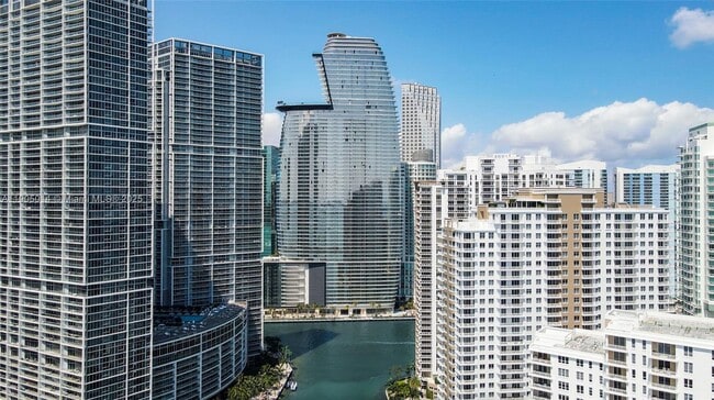 Building Photo - 300 Biscayne Blvd Way