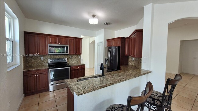 Foto del edificio - 1158 NW 135th Ct