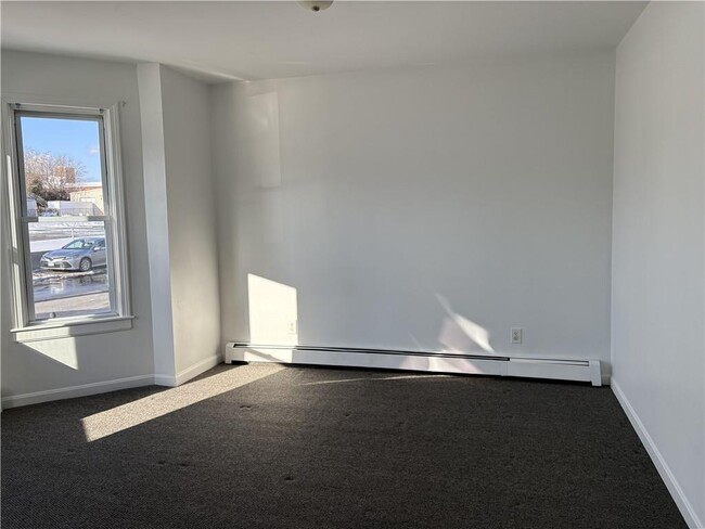 Foto del edificio - 453 Pond St