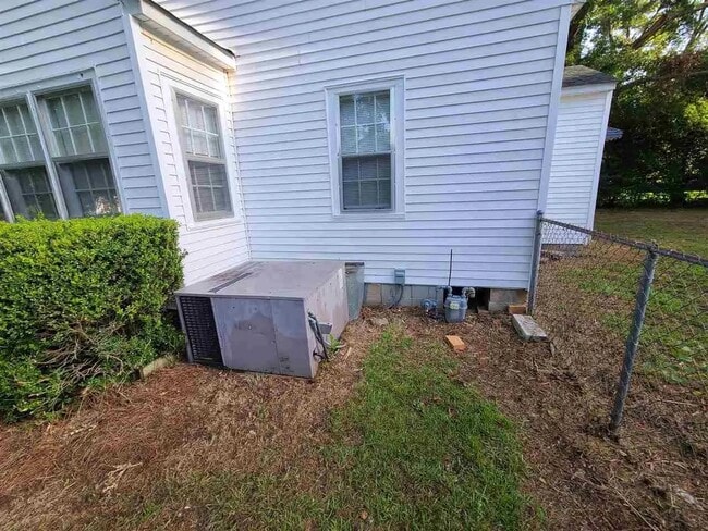 Foto del edificio - 406 Chamlee Dr