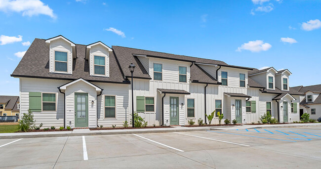 Foto del edificio - Arabella at Dutchtown Townhomes