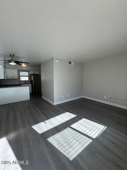 Photo - 2250 W Glendale Ave Apartment