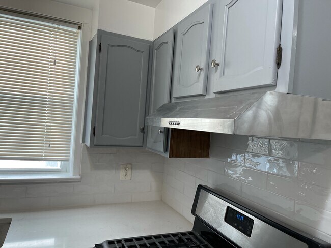 Foto del edificio - 2978 Lawton Ave