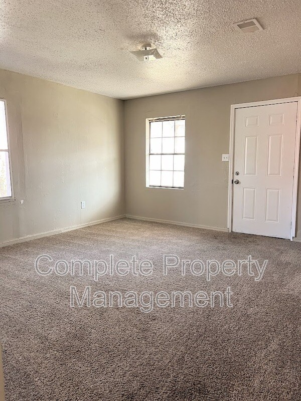 Foto del edificio - 824 42nd Pl N