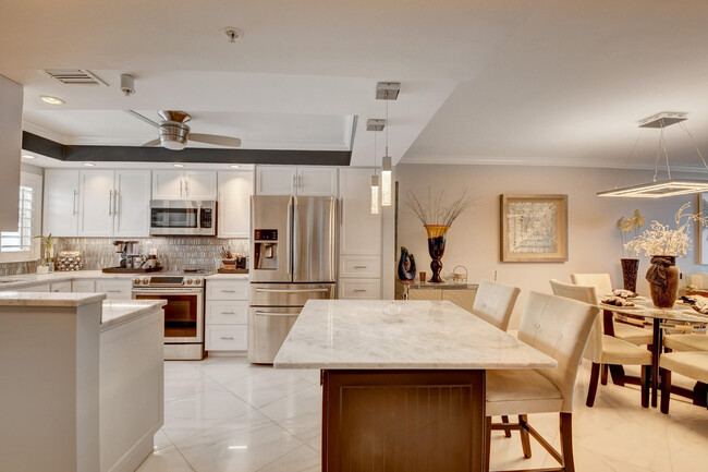 Building Photo - 3212 S Ocean Blvd
