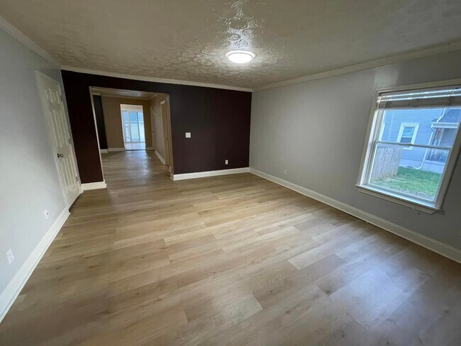 Foto del edificio - 332 E Lincoln St