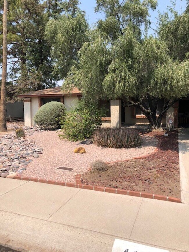 Foto del edificio - COMING SOON! Spacious 3 Bed 2 Bath Home w/ Private Pool!