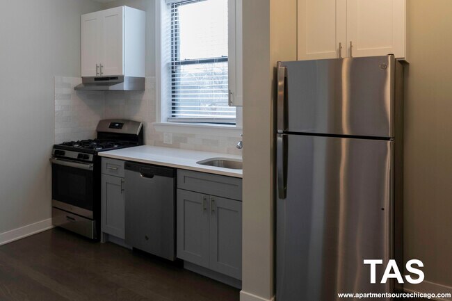 Building Photo - 3925 N Keeler Ave