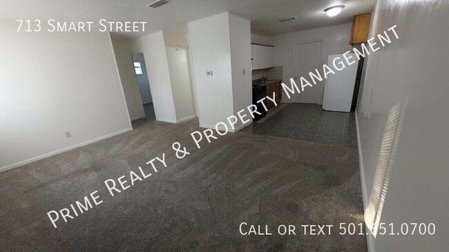 Building Photo - 713 Smart St