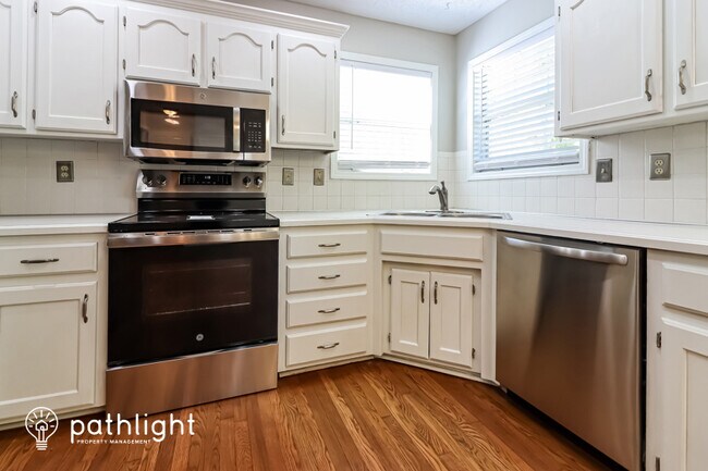 Building Photo - 1400 Cottonwood Dr