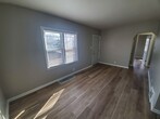 Foto principal - 3 Bedroom, 1 Bathroom with partially fence...