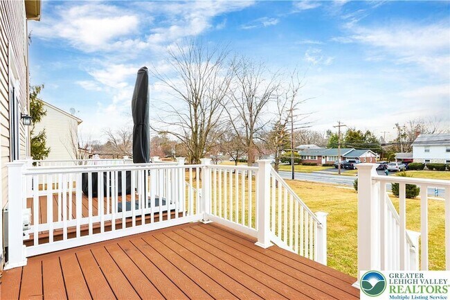 Foto del edificio - 1674 Best Pl