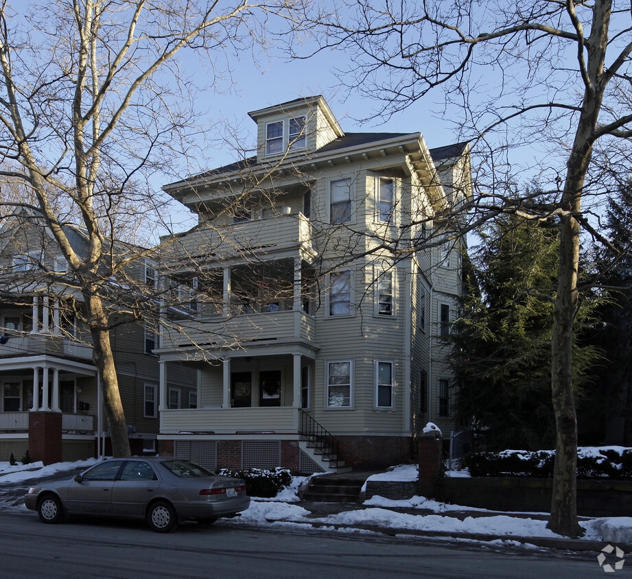 Building Photo - 377 Benefit St