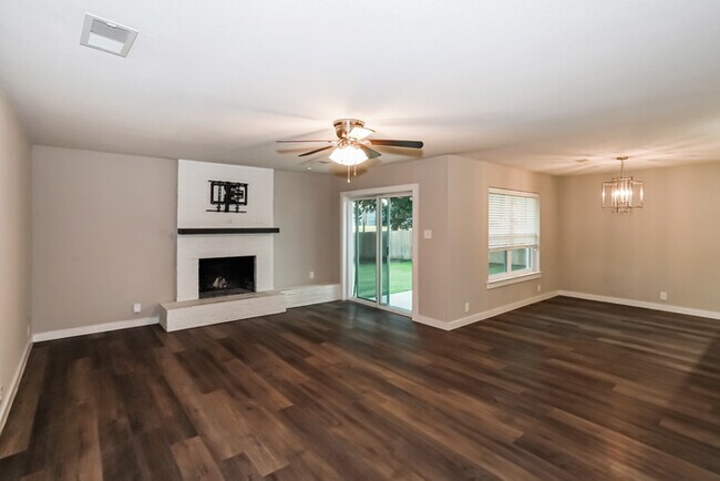 Foto del edificio - 1109 Finch Ave