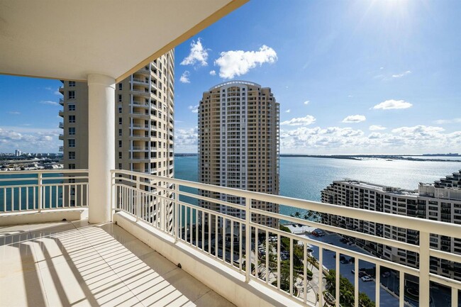 Foto del edificio - 888 Brickell Key Dr