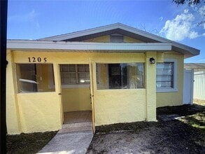 Building Photo - 1205 Ave L