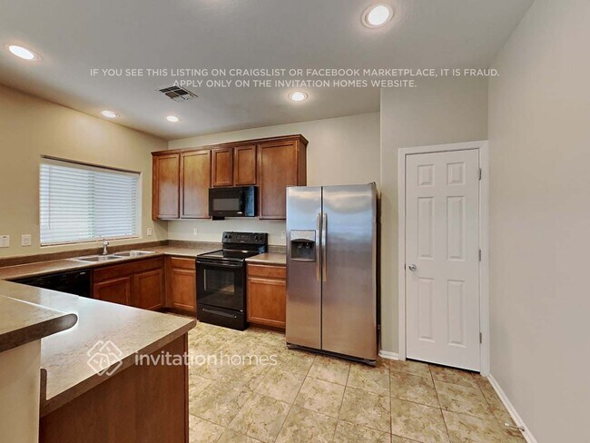 Building Photo - 941 S Deerfield Ln