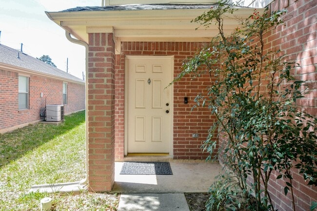 Building Photo - 6835 Lower Arrow Dr