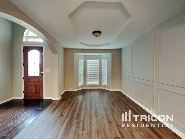 Foto del edificio - 131 Lake Trail Dr