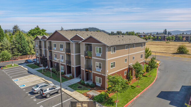 Building Photo - Cascade Ridge