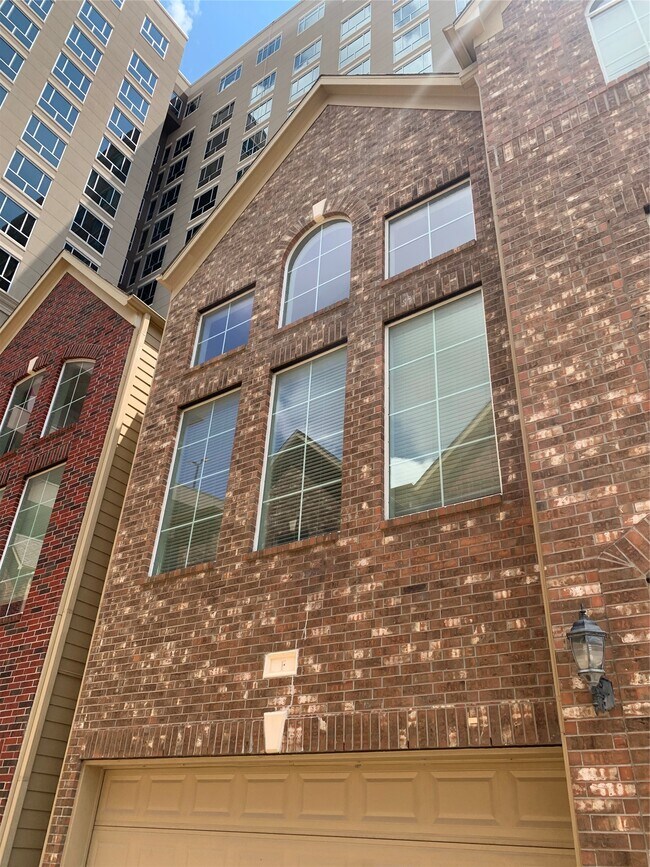 Building Photo - 1117 St Agnes St