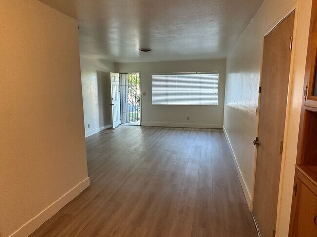 Foto del edificio - 1210 S Watson St