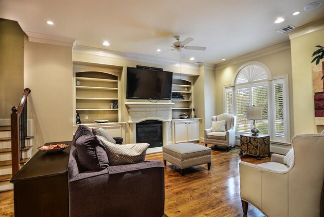 Building Photo - 44 Waterway Ct
