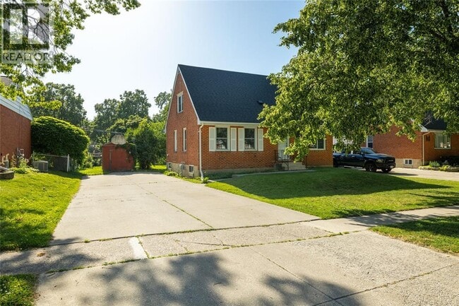 Building Photo - 1329 Kim St