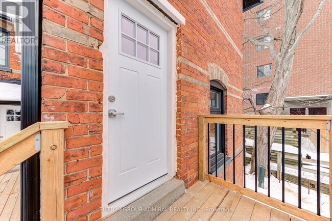 Building Photo - 167 Collier St