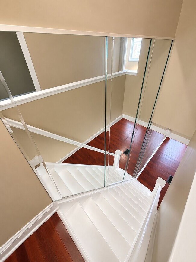 Foto del edificio - South Philly Gem in Grays Ferry – Updated Rowhome with Basement