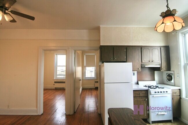 Foto del edificio - 24-11 41st St