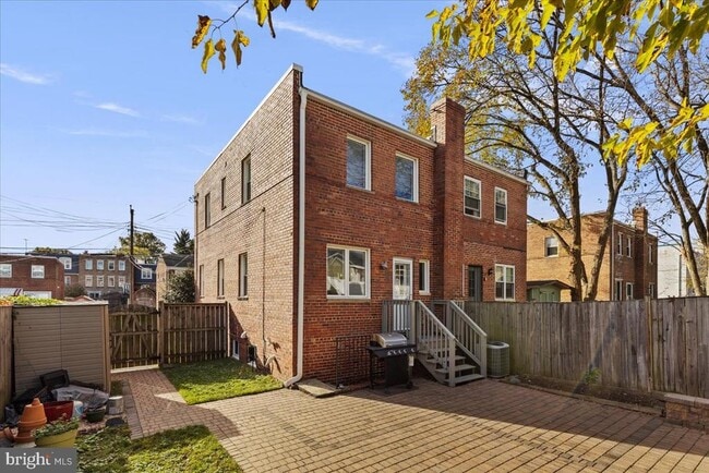 Building Photo - 3117 13th Rd S