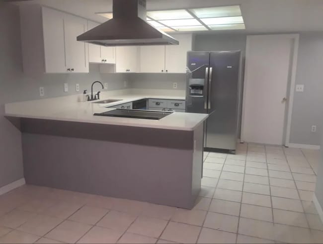 Building Photo - 941 Robinhood Ct
