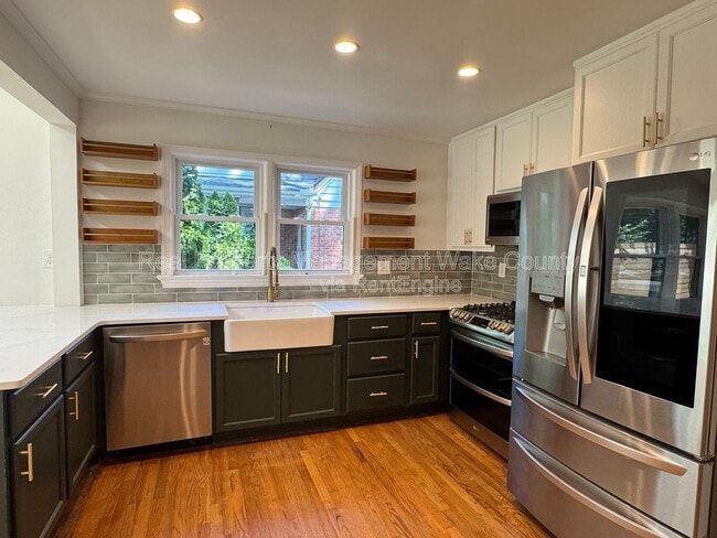 Building Photo - 3018 Medlin Dr