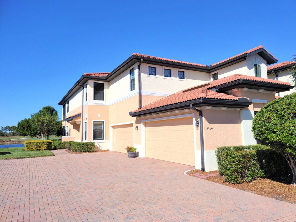Foto principal - Seasonal Short-Term 3-Bedroom 2-Bath Condo...