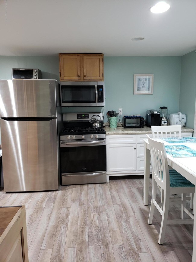 Foto del edificio - 239 Bay Ave