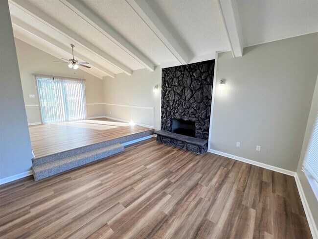 Building Photo - 6511 NW Tower Dr