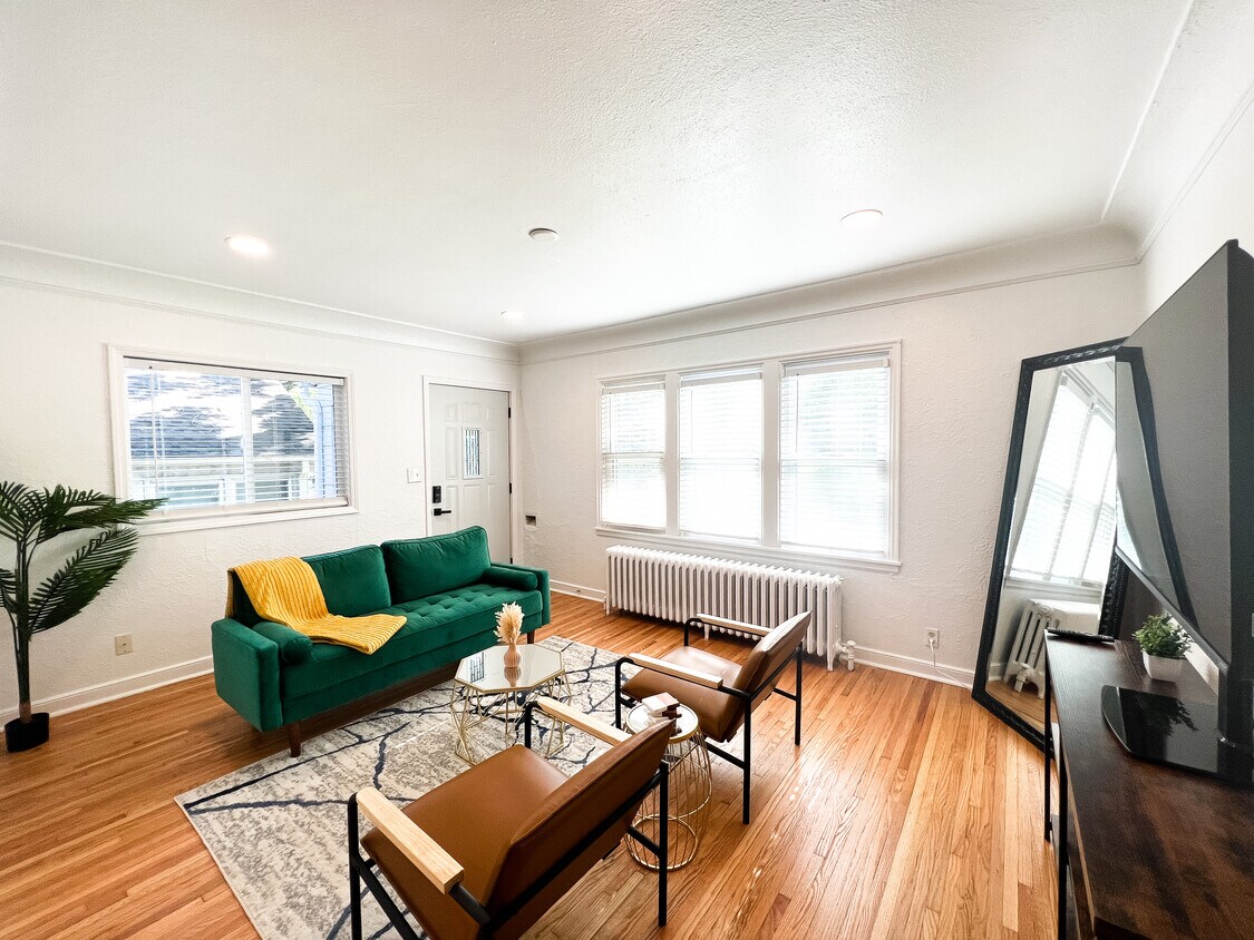 Foto principal - 3807 France Ave S