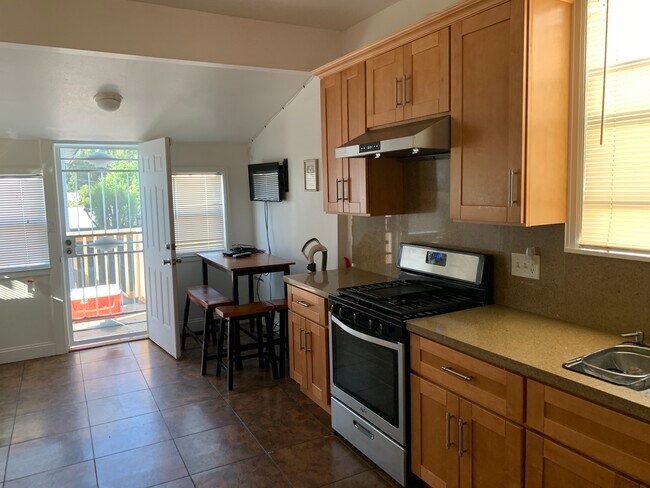 Kitchen - 1399 Harmon St