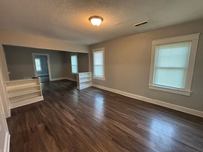 Foto del edificio - 852 N Holmes St