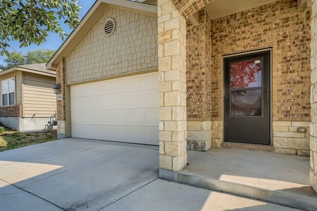 Building Photo - 15111 Pandion Dr