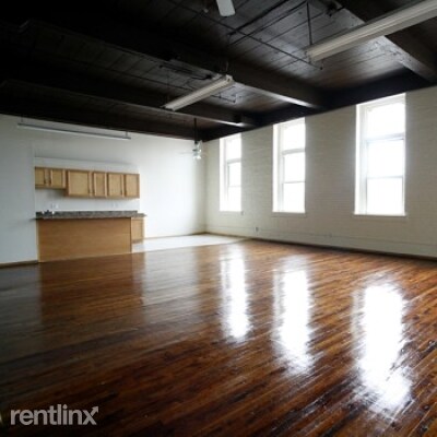 Primary Photo - 1700 N 5th St