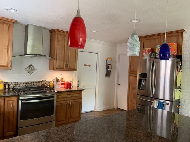 Building Photo - 1376 Bobolink Cir