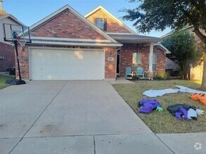 Building Photo - 4005 Summerhill Ln
